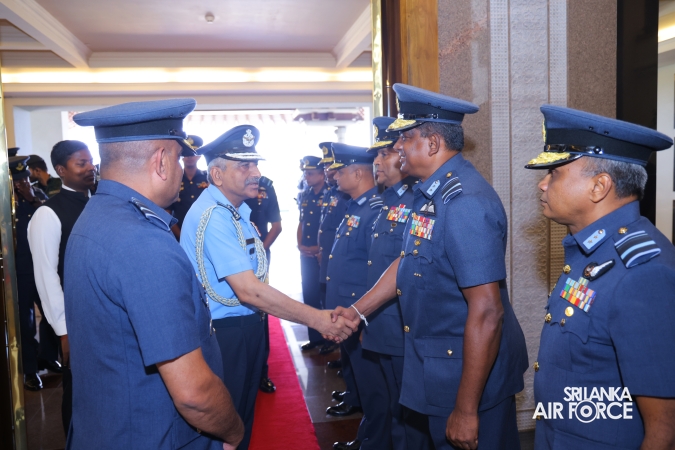 VICE CHIEF OF THE AIR STAFF OF THE INDIAN AIR FORCE CALLS ON COMMANDER OF THE SRI LANKA AIR FORCE