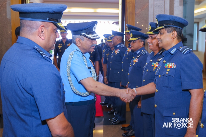 VICE CHIEF OF THE AIR STAFF OF THE INDIAN AIR FORCE CALLS ON COMMANDER OF THE SRI LANKA AIR FORCE