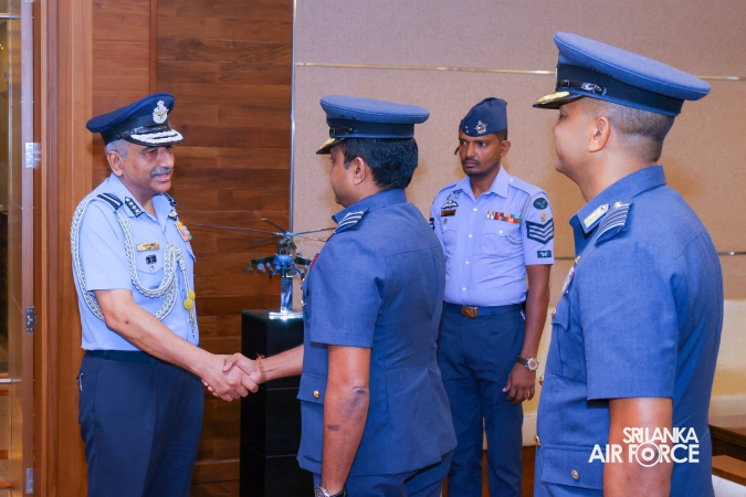 VICE CHIEF OF THE AIR STAFF OF THE INDIAN AIR FORCE CALLS ON COMMANDER OF THE SRI LANKA AIR FORCE