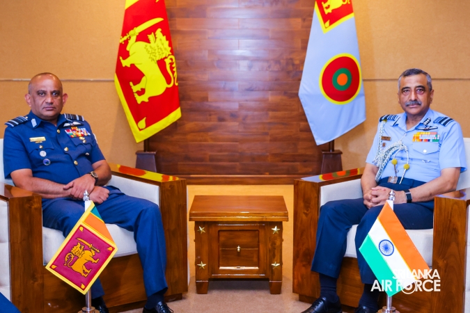 VICE CHIEF OF THE AIR STAFF OF THE INDIAN AIR FORCE CALLS ON COMMANDER OF THE SRI LANKA AIR FORCE