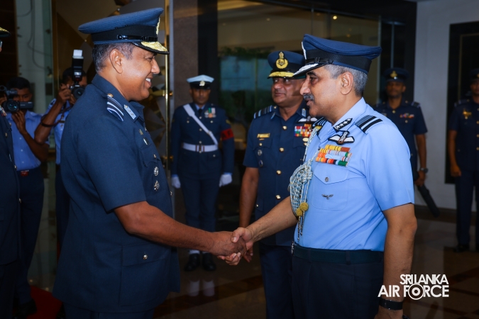 VICE CHIEF OF THE AIR STAFF OF THE INDIAN AIR FORCE CALLS ON COMMANDER OF THE SRI LANKA AIR FORCE