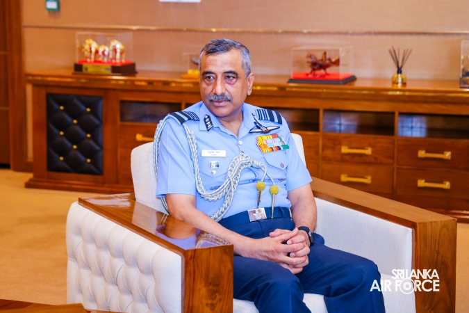 VICE CHIEF OF THE AIR STAFF OF THE INDIAN AIR FORCE CALLS ON COMMANDER OF THE SRI LANKA AIR FORCE