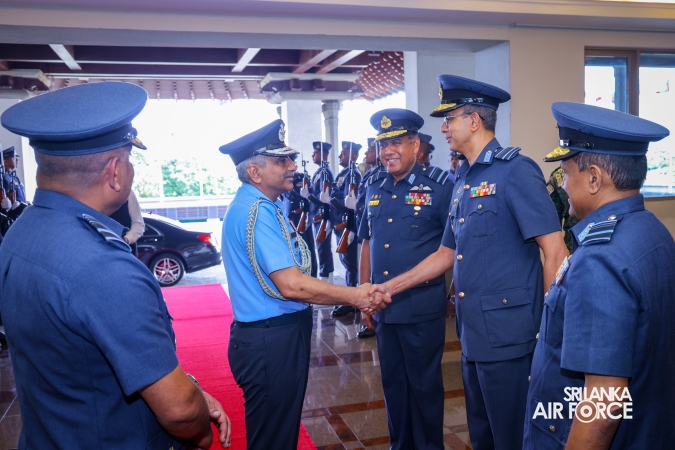 VICE CHIEF OF THE AIR STAFF OF THE INDIAN AIR FORCE CALLS ON COMMANDER OF THE SRI LANKA AIR FORCE