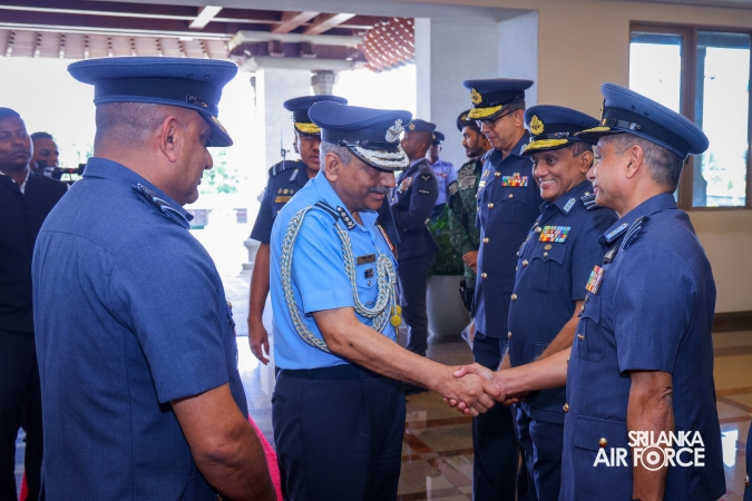 VICE CHIEF OF THE AIR STAFF OF THE INDIAN AIR FORCE CALLS ON COMMANDER OF THE SRI LANKA AIR FORCE