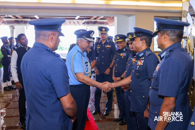 VICE CHIEF OF THE AIR STAFF OF THE INDIAN AIR FORCE CALLS ON COMMANDER OF THE SRI LANKA AIR FORCE