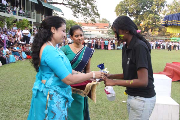 The Chief of Defence Staff Attends the ‘Vishaka Vidyalaya’ Sports Meet The Chief of Defence Staff Attends the ‘Vishaka Vidyalaya’ Sports Meet