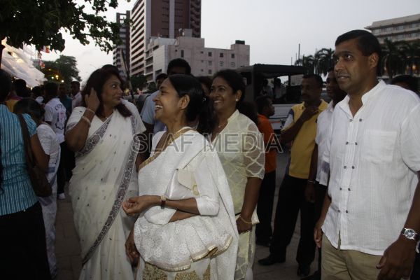 Wesak Bathi Gee Saraniya 2012