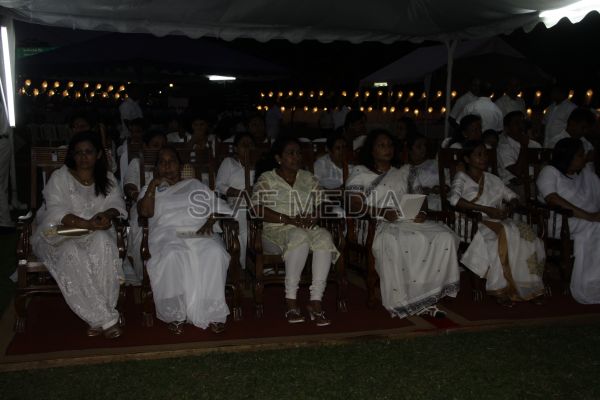 Wesak Bathi Gee Saraniya 2012