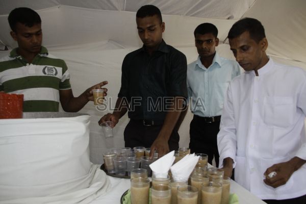 Wesak Bathi Gee Saraniya 2012