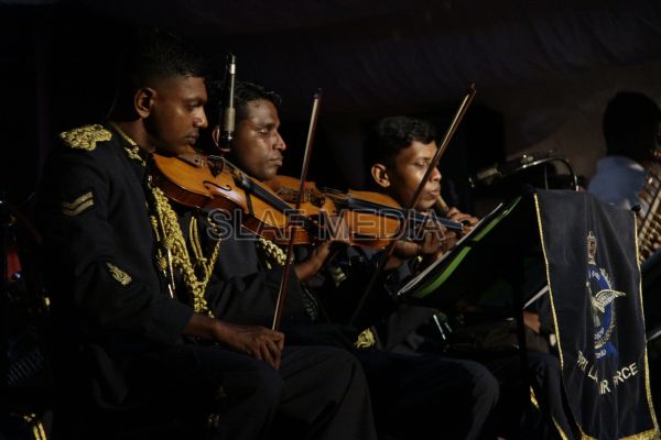 Wesak Bathi Gee Saraniya 2012