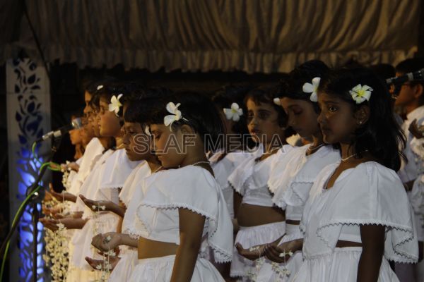 Wesak Bathi Gee Saraniya 2012