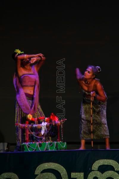Wesak Bathi Gee Saraniya 2012