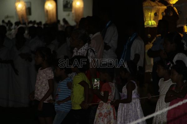 Wesak Bathi Gee Saraniya 2012
