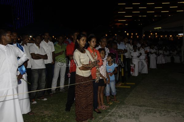 Wesak Bathi Gee Saraniya 2012