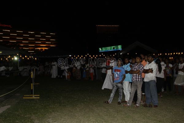 Wesak Bathi Gee Saraniya 2012