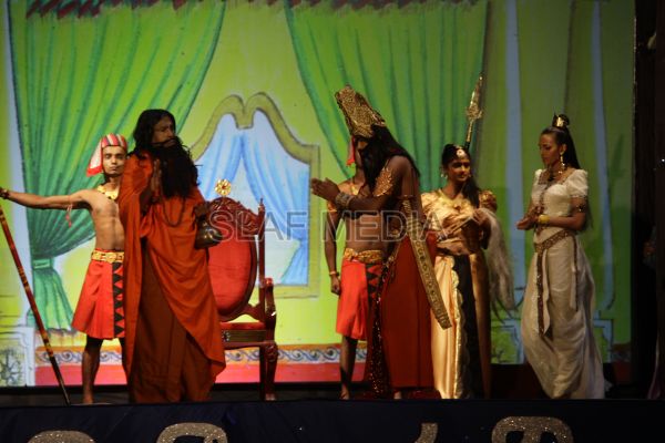Wesak Bathi Gee Saraniya 2012