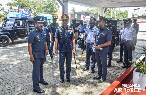 COMMANDER'S INSPECTION OF SLAF STATION WEERAWILA