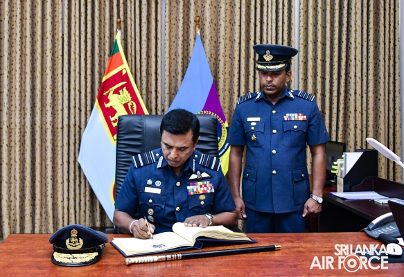 COMMANDER'S INSPECTION OF SLAF STATION WEERAWILA