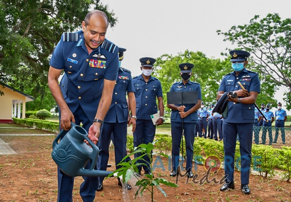 New Medical Ward Complex and Officers’ Accommodation Block Declared Open by the Commander at Weerawila