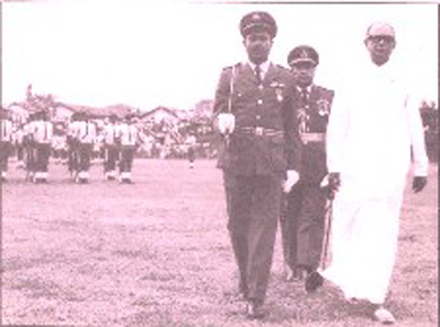 Squadron Leader A. W. fernando (Commander SLAF 1985-89) Commanding the Colour Parade